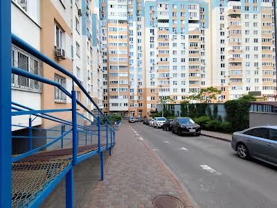 квартира за адресою Сергія Данченка вул., 28