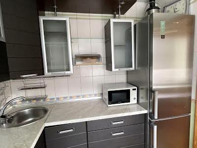 квартира за адресою Перемоги просп., 72в