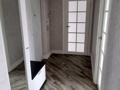 квартира за адресою Анни Ахматової вул., 16-В