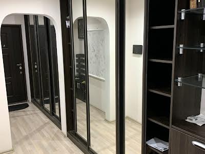 квартира за адресою Анни Ахматової вул., 13-Б