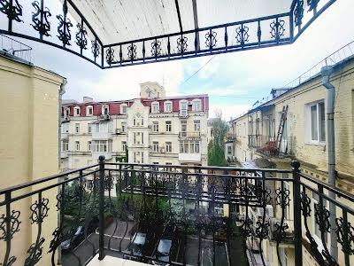 квартира за адресою Межигірська вул., 3/7