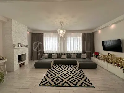 будинок за адресою Центральна вул.