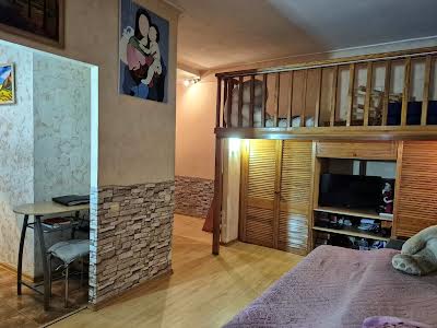 квартира за адресою Будівельників вул., 8