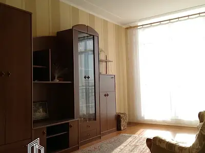 квартира за адресою Івана Крамського вул., 9