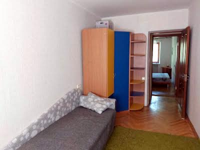 квартира за адресою Київ, Салютна вул., 20