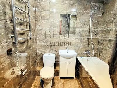 квартира за адресою Софії Русової вул., 7