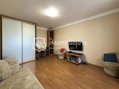 квартира за адресою Автозаводська вул., 25