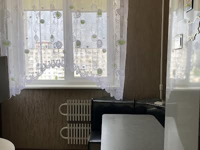 квартира за адресою смт. Пісочин, Комарова пров., 9