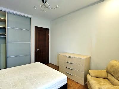 квартира за адресою Панаса Мирного вул., 8