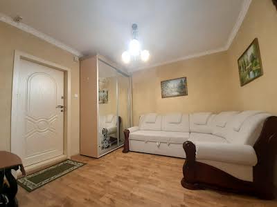 квартира за адресою Милославська вул., 16