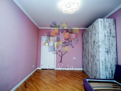 квартира за адресою Дніпровська набережна вул., 19