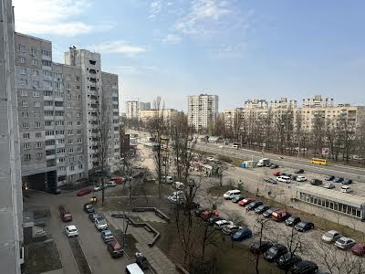 квартира за адресою Академіка Глушкова просп., 23