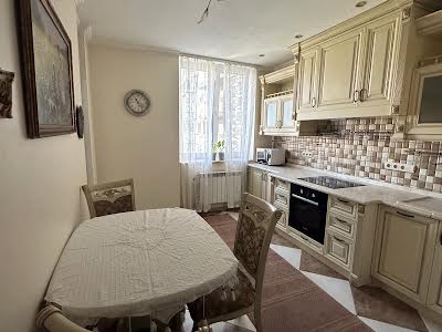 квартира за адресою Ахматова, 30