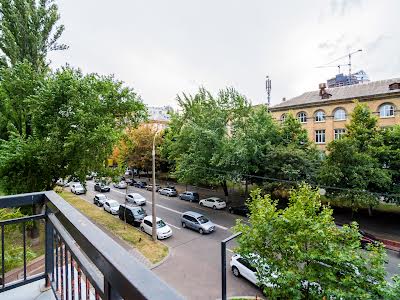 комерційна за адресою Джона Маккейна вул. (Івана Кудрі), 26