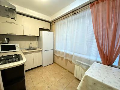 квартира за адресою Сергія Набоки пл., 2