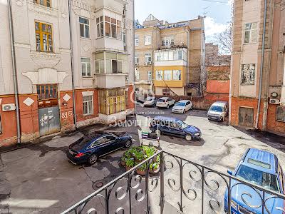 квартира за адресою Київ, Володимирська, 81а