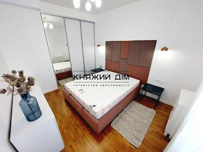 квартира по адресу Василия Тютюнника ул. (Анрі Барбюса), 37/1