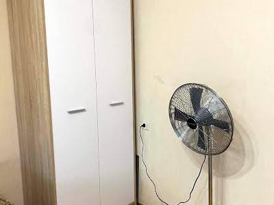 квартира за адресою Лабораторна вул., 14