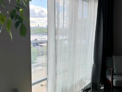 квартира за адресою Раїси Окіпної вул., 18