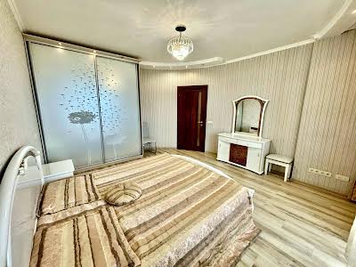 квартира по адресу Героїв Оборони ул., 10-А
