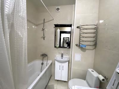 квартира за адресою Наталії Ужвій вул., 12