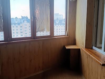 квартира за адресою Анни Ахматової вул., 6