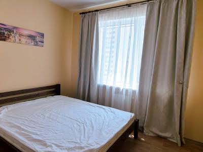 квартира за адресою Бориса Гмирі вул., 12-Б