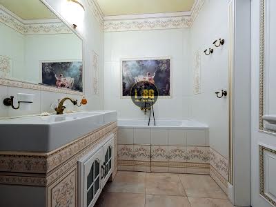 квартира за адресою Андрія Верхогляда вул. (Михайла Драгомирова), 9
