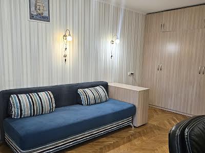 квартира по адресу Кловский спуск, 18