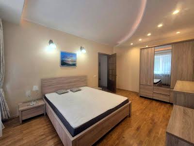квартира за адресою Білоруська вул., 15б