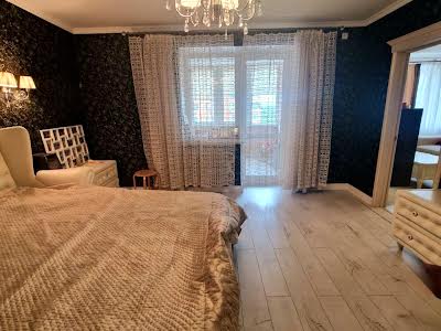 квартира по адресу Гвардейцев-Широнинцев ул., 29а