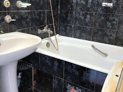 квартира по адресу Героев Днепра ул., 49