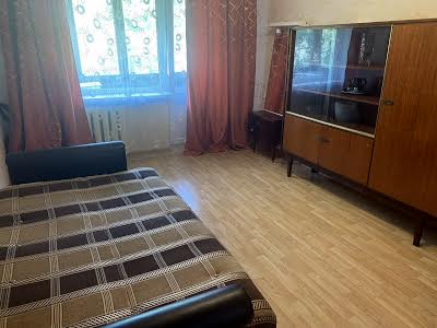 квартира по адресу Киев, Ірини Бекешкіної ул. (Генерала Карбишева), 8