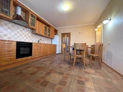 квартира за адресою Тарасівська вул., 21