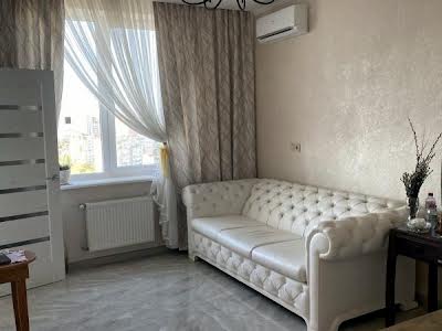 квартира за адресою Михайлівська пл., 8/8