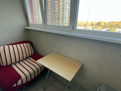 квартира по адресу Семьи Кульженков ул. (Дегтяренко Петра), 33