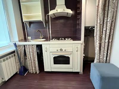 квартира за адресою Миколи Ушакова вул., 4