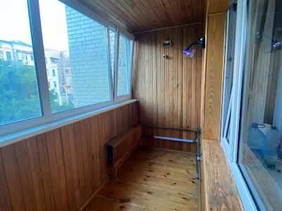 квартира за адресою Лабораторна вул., 14