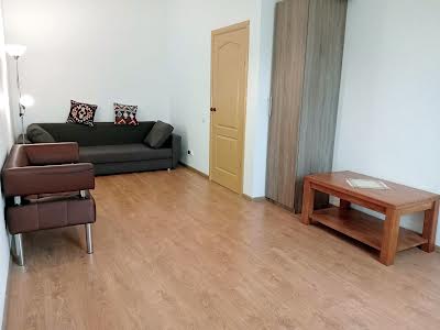 квартира за адресою Бузька, 8
