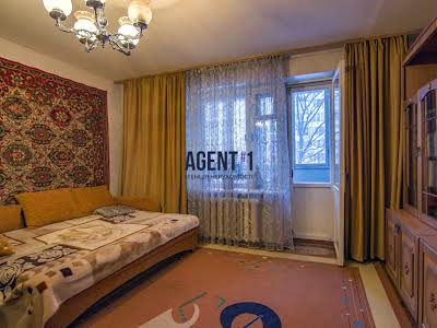 квартира за адресою Верховинна вул., 87