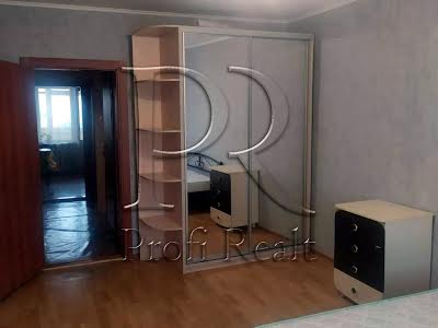 квартира за адресою Олени Пчілки вул., 4