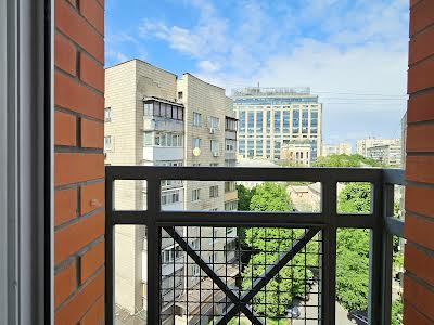 квартира за адресою Панаса Мирного вул., 8