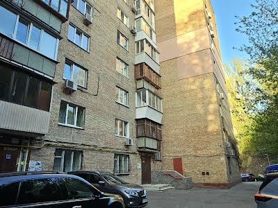 квартира по адресу Кловский спуск, 18