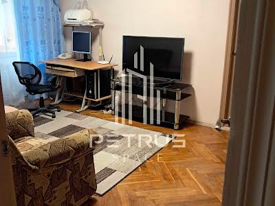 квартира по адресу Строителей ул., 4-А