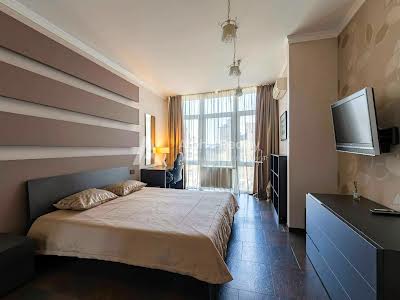 квартира по адресу Дмитрівська, 82