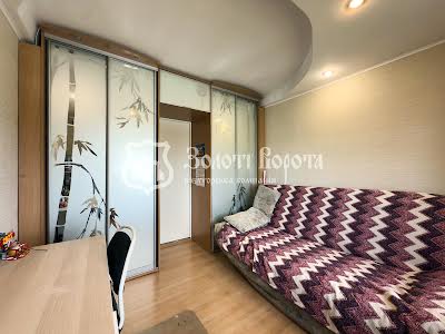 квартира за адресою Автозаводська вул., 25