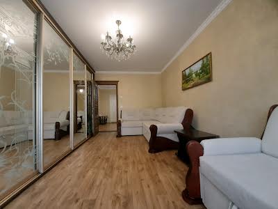 квартира за адресою Милославська вул., 16