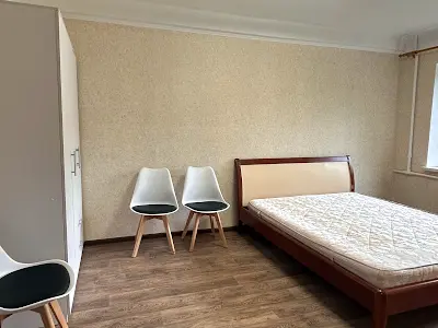 квартира за адресою Салютна вул., 21