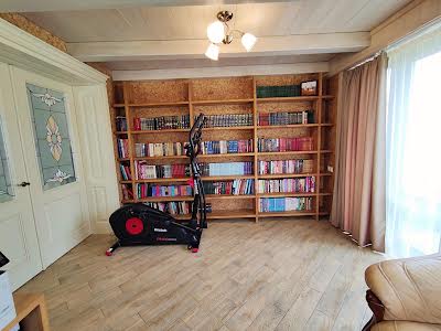 будинок за адресою Молодіжна вул.