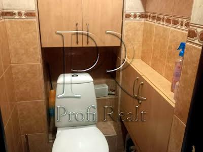квартира за адресою Ревуцького вул., 18
